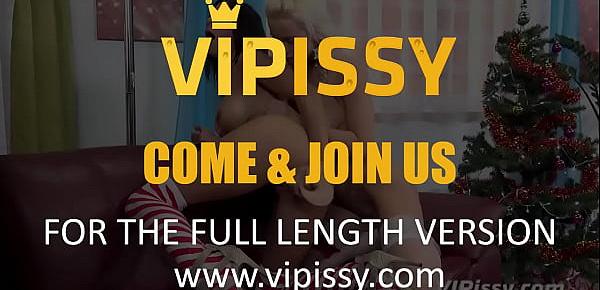  Vipissy - A Golden Christmas - Piss Drinking